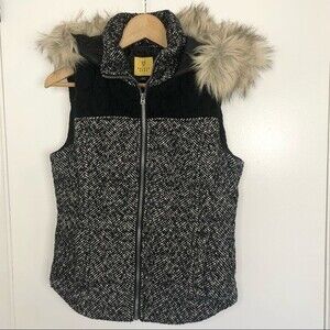 Aeropostale Prince & Fox Vest Faux Fur Black Hooded Boucle Cable Knit Sleeveless